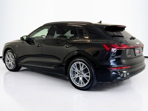 Used 2021 Audi e-tron Prestige w/ Prestige Package image 7