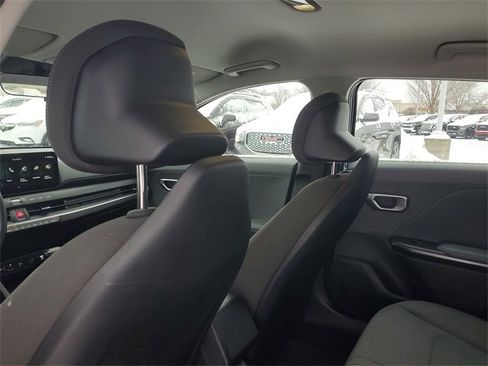 Certified 2025 Kia K4 LXS image 9