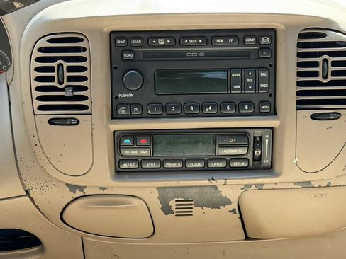 Used 2003 Ford F150 Lariat RWD image 16