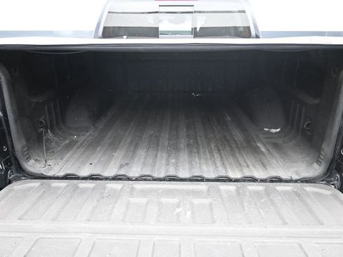 Used 2022 GMC Canyon Denali RWD image 9