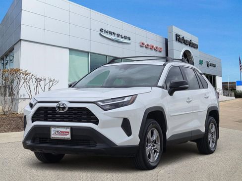 Used 2024 Toyota RAV4 XLE FWD image 2
