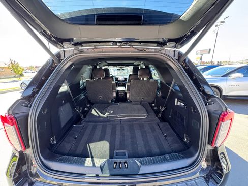 Used 2021 Ford Explorer ST image 30