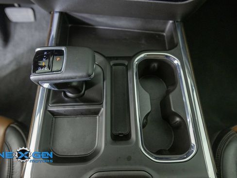 Used 2025 Chevrolet Silverado 1500 High Country w/ Technology Package AWD/4WD image 24