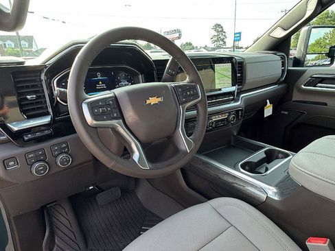 New 2026 Chevrolet Silverado 2500 LTZ w/ LTZ Premium Package AWD/4WD image 13