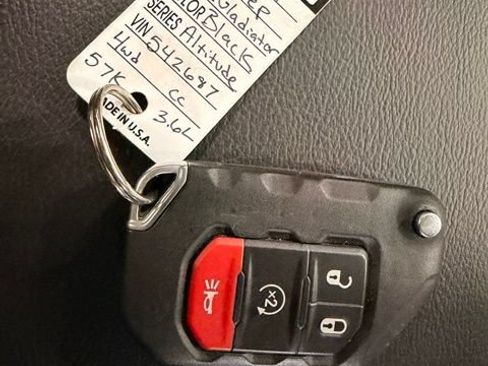 Used 2021 Jeep Gladiator Overland AWD/4WD image 43