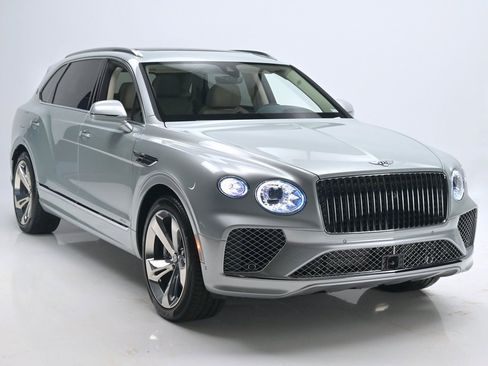 Certified 2025 Bentley Bentayga Extended Wheelbase image 3