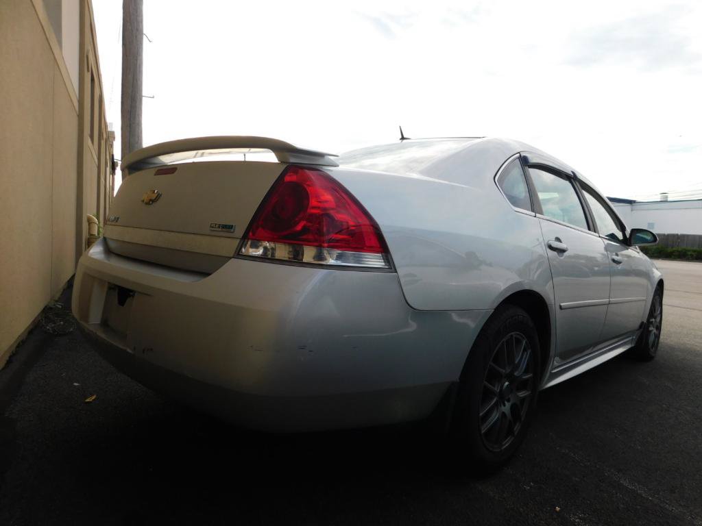 Used 2010 Chevrolet Impala LT w/ Luxury Edition Package FWD image 2