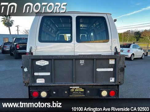 Used 2010 Ford E-250 and Econoline 250 image 2