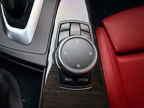 Used 2017 BMW 340i Sedan w/ Technology Package image 38