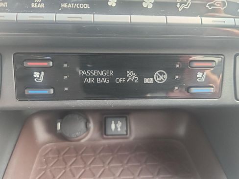 Used 2019 Toyota RAV4 Limited w/ Limited Grade Weather Package AWD/4WD image 24