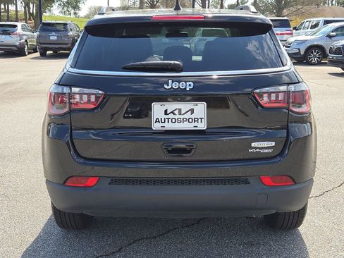 Used 2022 Jeep Compass Latitude w/ Sun and Sound Group image 9