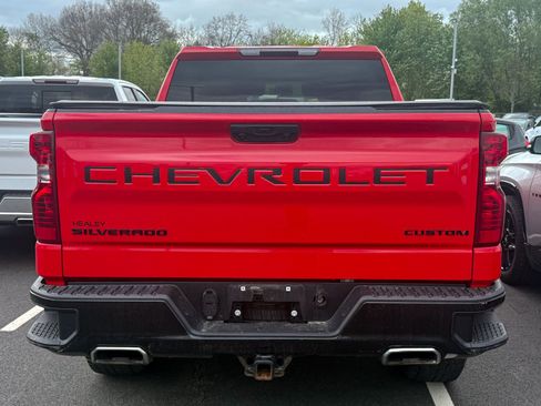 Used 2024 Chevrolet Silverado 1500 Custom Trail Boss w/ LPO, Dark Essentials Package AWD/4WD image 5