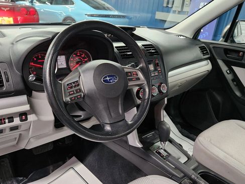 Used 2014 Subaru Forester 2.5i image 8