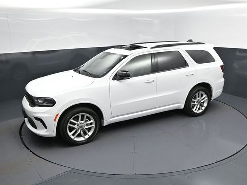 Used 2024 Dodge Durango GT image 32