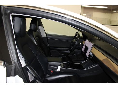 Used 2018 Tesla Model 3 Long Range image 21