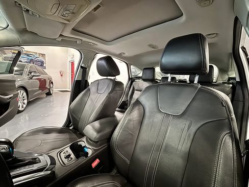 Used 2014 Ford Focus Titanium FWD image 11