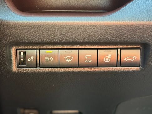 Used 2022 Toyota RAV4 Limited AWD/4WD image 29