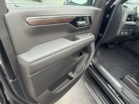 New 2026 Chevrolet Suburban LT w/ Comfort Package image 11