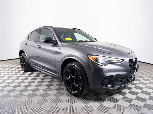 Used 2023 Alfa Romeo Stelvio Quadrifoglio AWD/4WD image 3