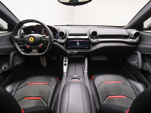 Used 2018 Ferrari GTC4Lusso T image 14