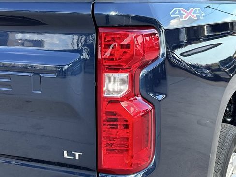 Used 2023 Chevrolet Silverado 1500 LT AWD/4WD image 8