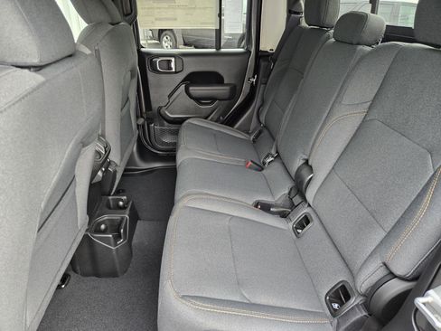 New 2026 Jeep Gladiator Sport image 28