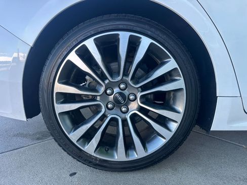 Used 2017 Lincoln Continental Reserve w/ Luxury Package image 50