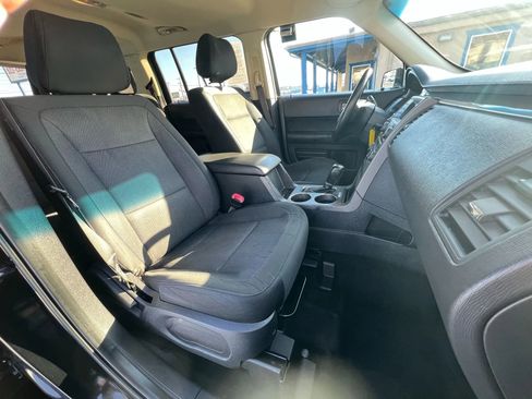 Used 2018 Ford Flex SE image 11