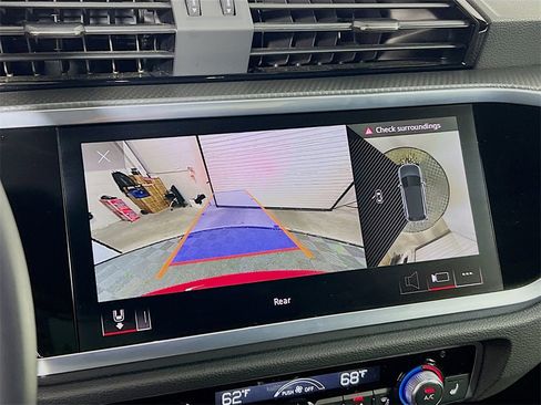 Used 2024 Audi Q3 2.0T Premium Plus image 16