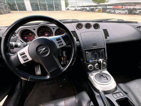 Used 2008 Nissan 350Z Touring RWD image 14