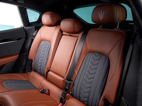 Used 2023 Maserati Levante GT AWD/4WD image 24