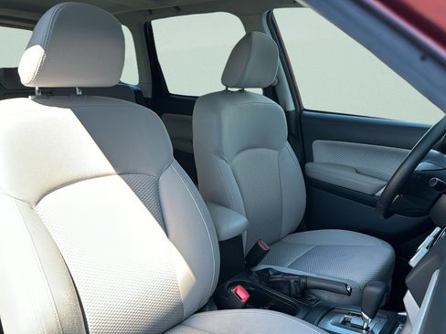 Used 2017 Subaru Forester 2.5i Premium AWD/4WD image 27
