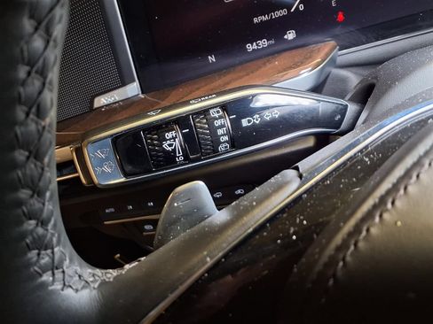 Certified 2025 Cadillac Escalade Sport Platinum AWD/4WD image 7