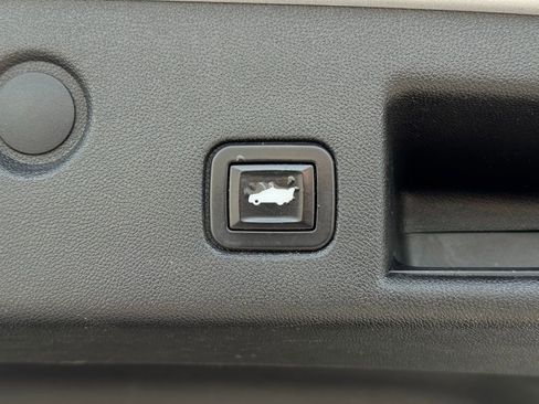 Used 2018 Chevrolet Equinox LT image 15