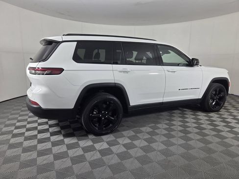Used 2023 Jeep Grand Cherokee L Laredo RWD image 6