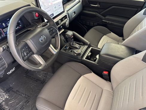 Used 2024 Toyota Tacoma TRD Sport AWD/4WD image 11