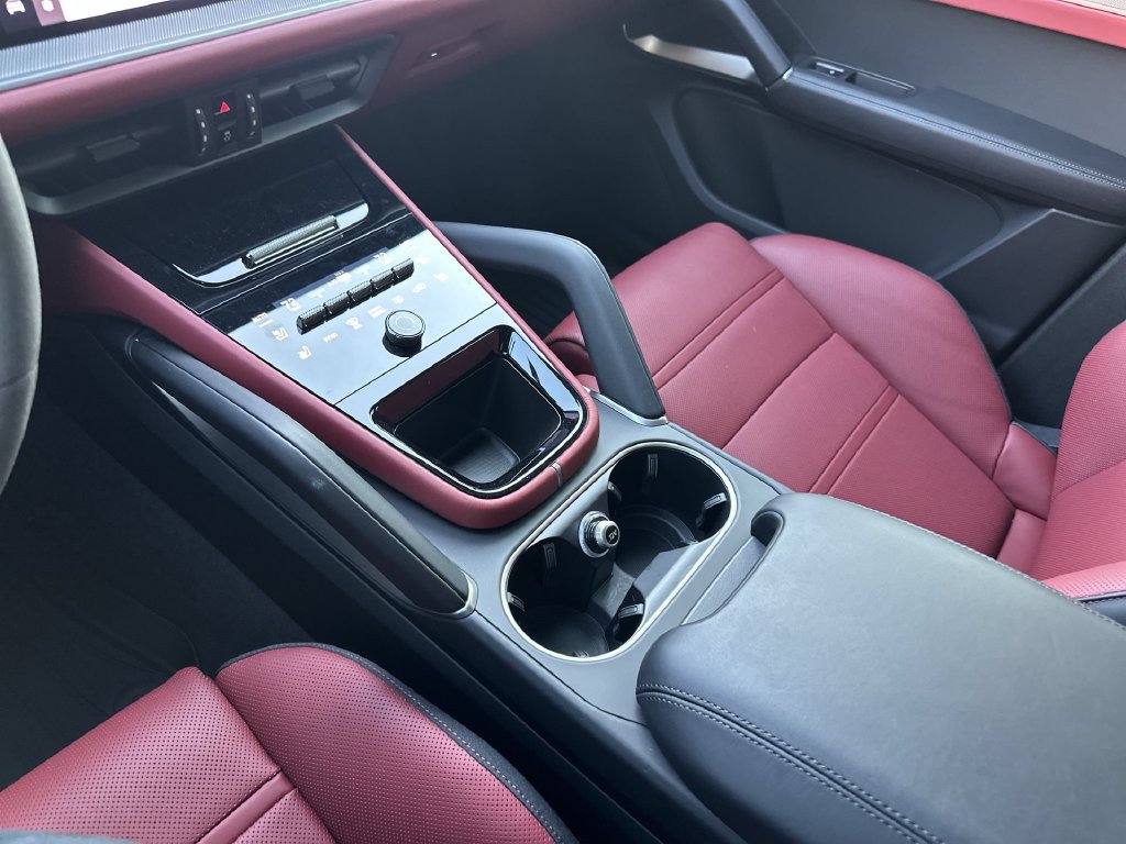 Used 2025 Porsche Cayenne GTS AWD/4WD image 24