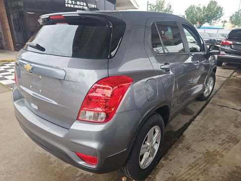 Used 2020 Chevrolet Trax LS FWD image 3