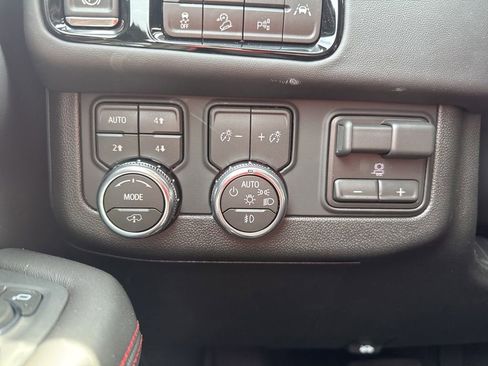 New 2026 GMC Yukon AT4 Ultimate w/ LPO, Floor Liner Package AWD/4WD image 35