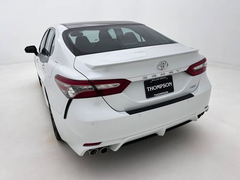 Used 2018 Toyota Camry XSE image 8
