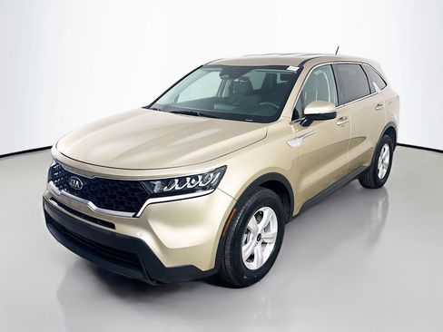 Used 2021 Kia Sorento LX image 4