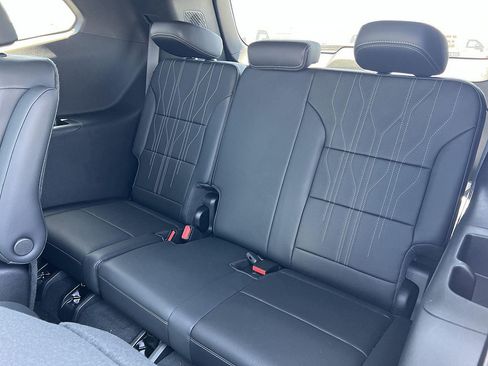 New 2026 Buick Enclave Avenir w/ Super Cruise Package FWD image 30