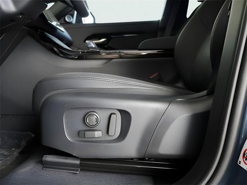 Used 2026 Land Rover Range Rover Evoque Dynamic SE image 35