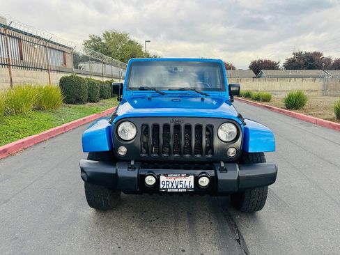 Used 2014 Jeep Wrangler Unlimited Sahara image 8