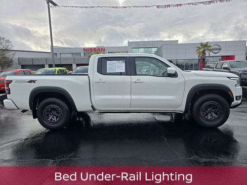 Used 2025 Nissan Frontier PRO-4X w/ Pro Convenience Package image 16