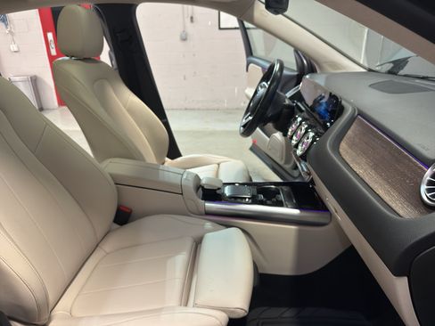 Used 2021 Mercedes-Benz GLA 250 4MATIC image 23