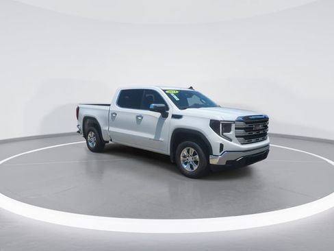 Used 2024 GMC Sierra 1500 SLE RWD image 2