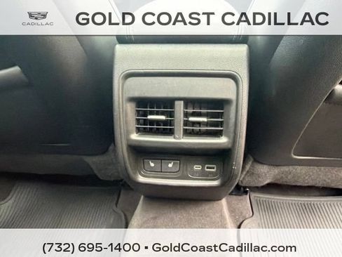 Used 2024 Cadillac XT4 Luxury w/ Cold Weather Package AWD/4WD image 9
