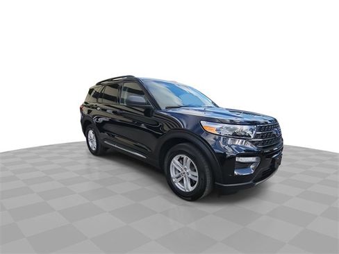 Used 2023 Ford Explorer XLT w/ Equipment Group 202A image 2