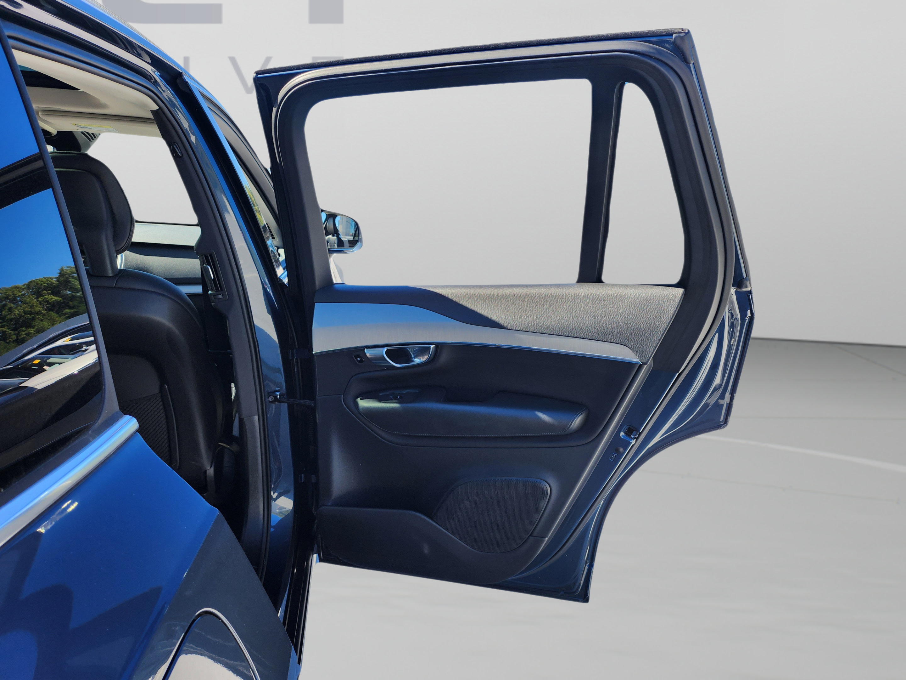 Used 2021 Volvo XC90 T5 Momentum w/ Climate Package FWD image 20